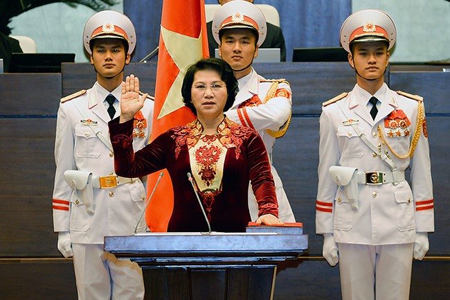 Tân Chủ tịch Quốc hội Nguyễn Thị Kim Ngân tuyên thệ nhậm chức. Ảnh VGP/Nhật Bắc